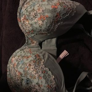 Body by Victoria bra size 36DD